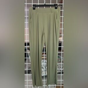 Ellen Tracy Women's Olive Chinos